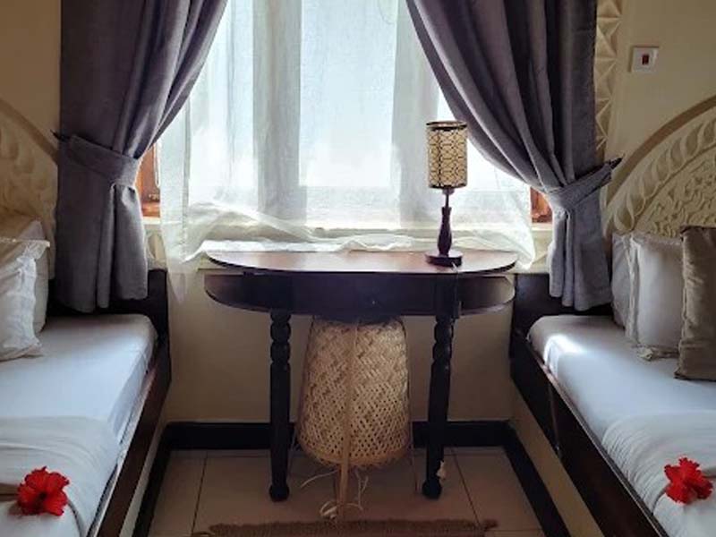 Fly to Zanzibar photo 1