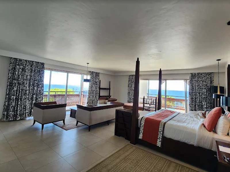 Mnemba Atoll Snorkeling and Sandbank Lunch photo 1