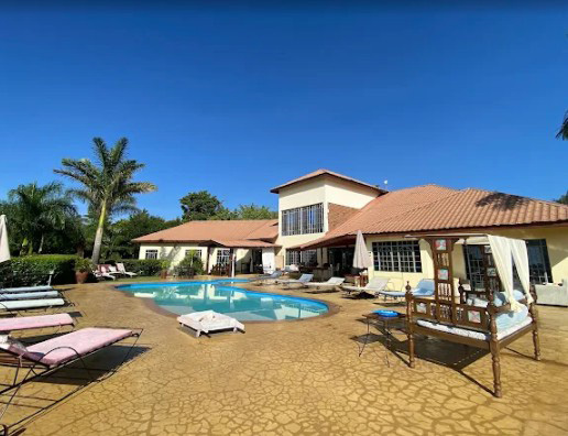 Kilimanjaro International Airport to your pre-climb lodge photo 1